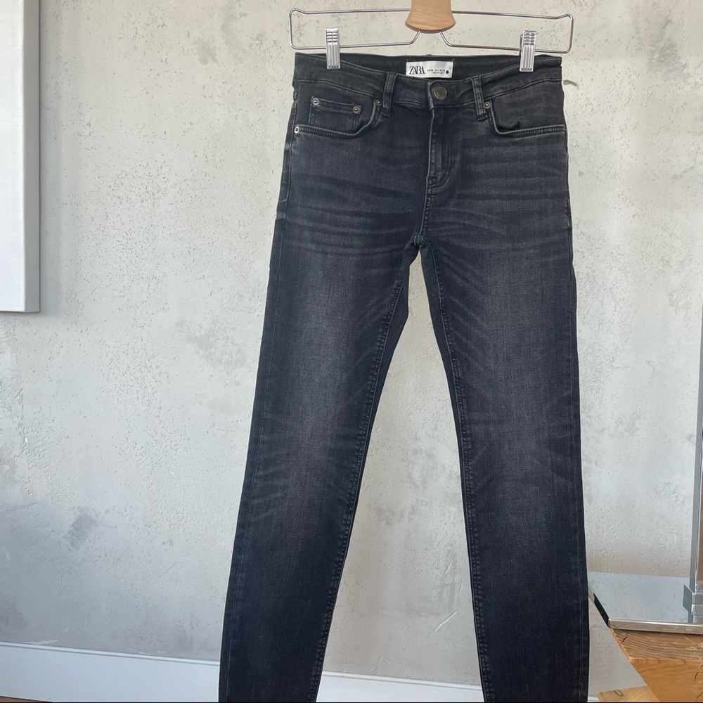 Zara skinny mid-rise black jeans